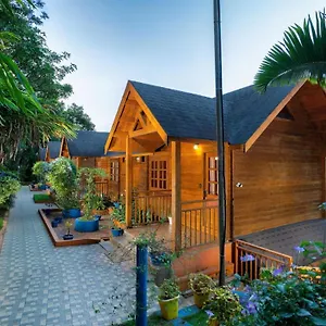 Resort Eterno Camellia & Elettaria With Pool, Munnar